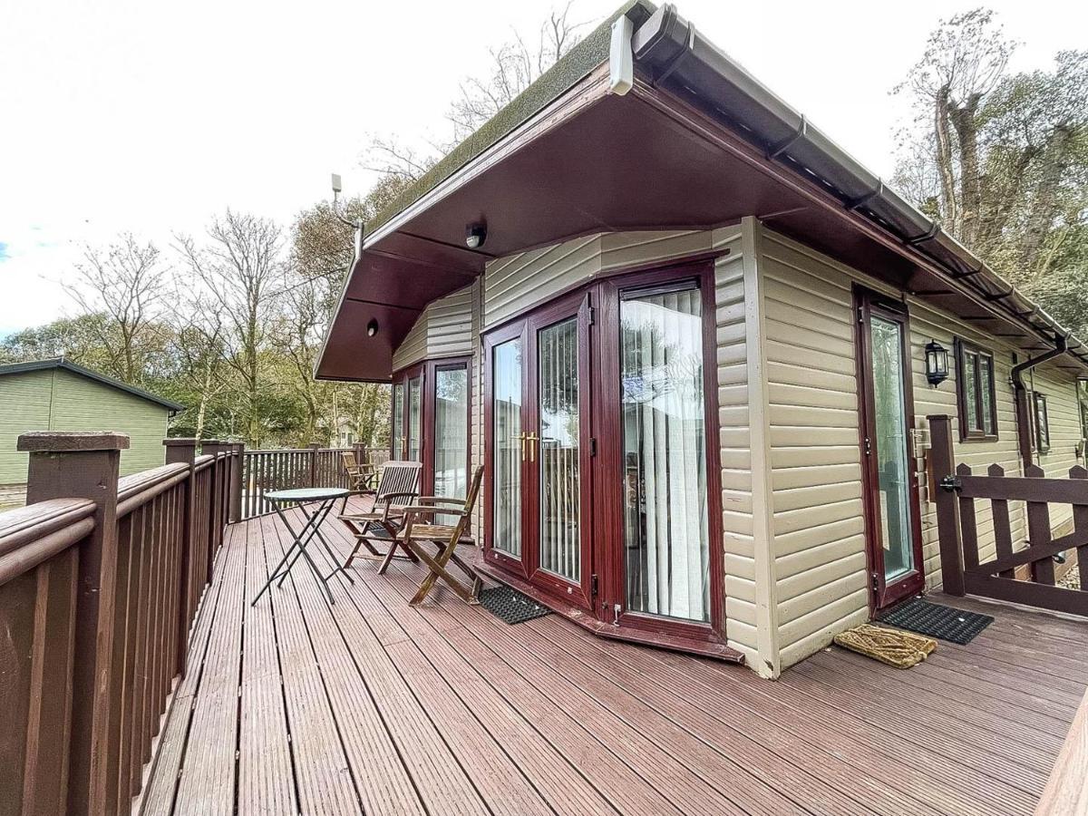 Pet Friendly, Luxury Lodge With Decking In Suffolk Near The Beach Ref 32108A Lowestoft Exterior foto