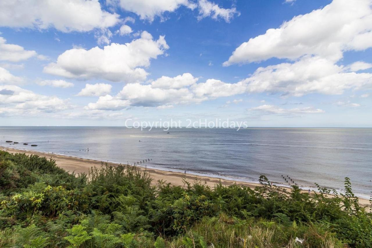 Pet Friendly, Luxury Lodge With Decking In Suffolk Near The Beach Ref 32108A Lowestoft Exterior foto